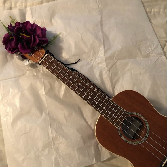 Lei,  Purple Ukulele Silk Flower Lei. New by nancyb - Picture 3 of 3